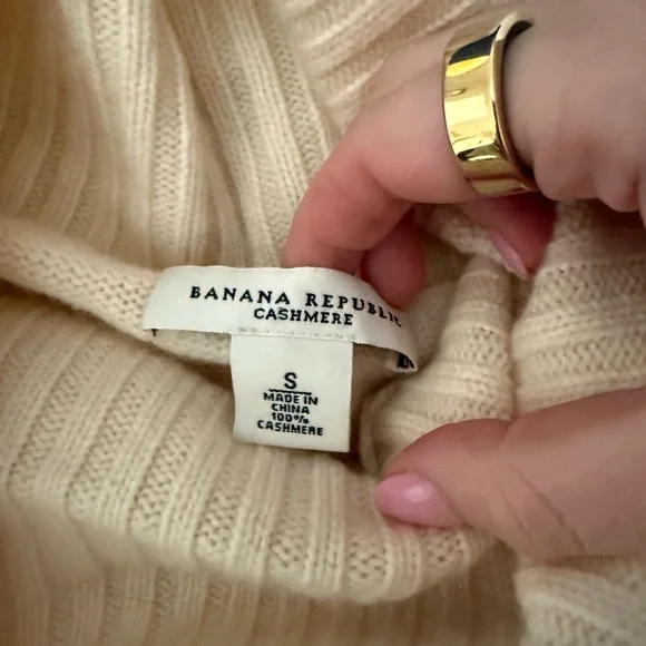 Banana Republic Cashmere Cowl neck Sweater Dress size Small 
100% cashmere - Picture 2 of 4